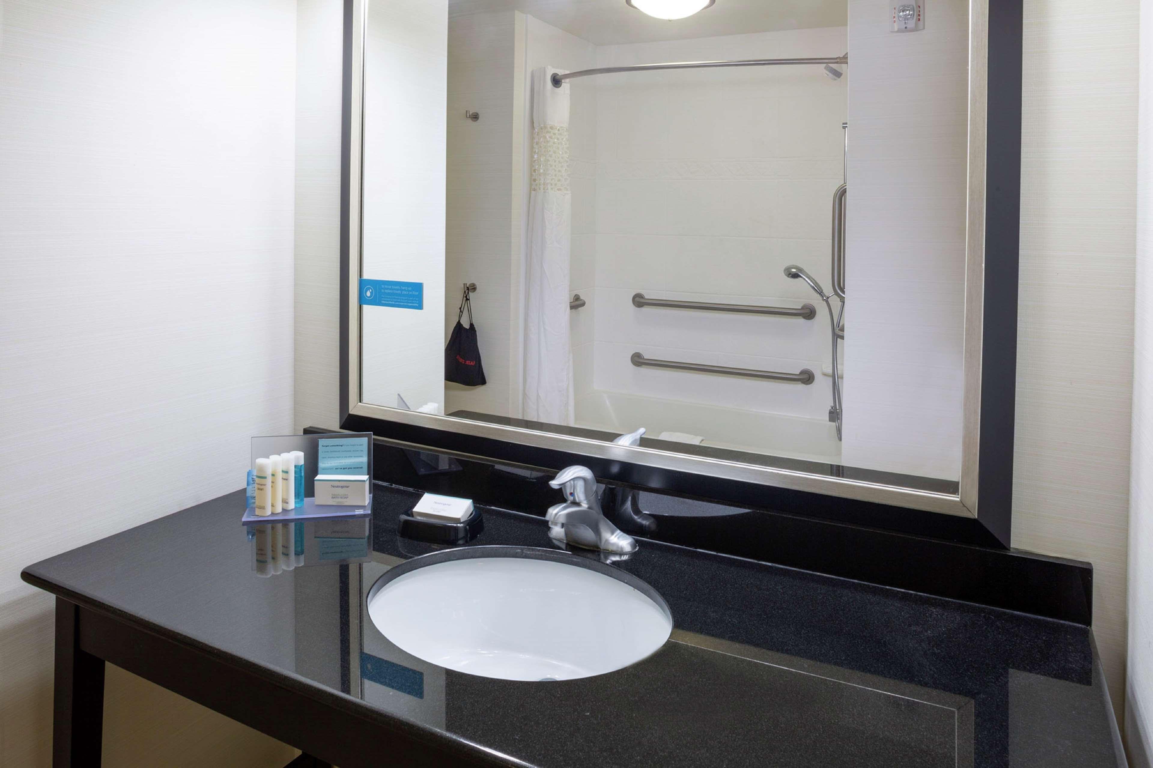 Hampton Inn Limerick Eksteriør billede
